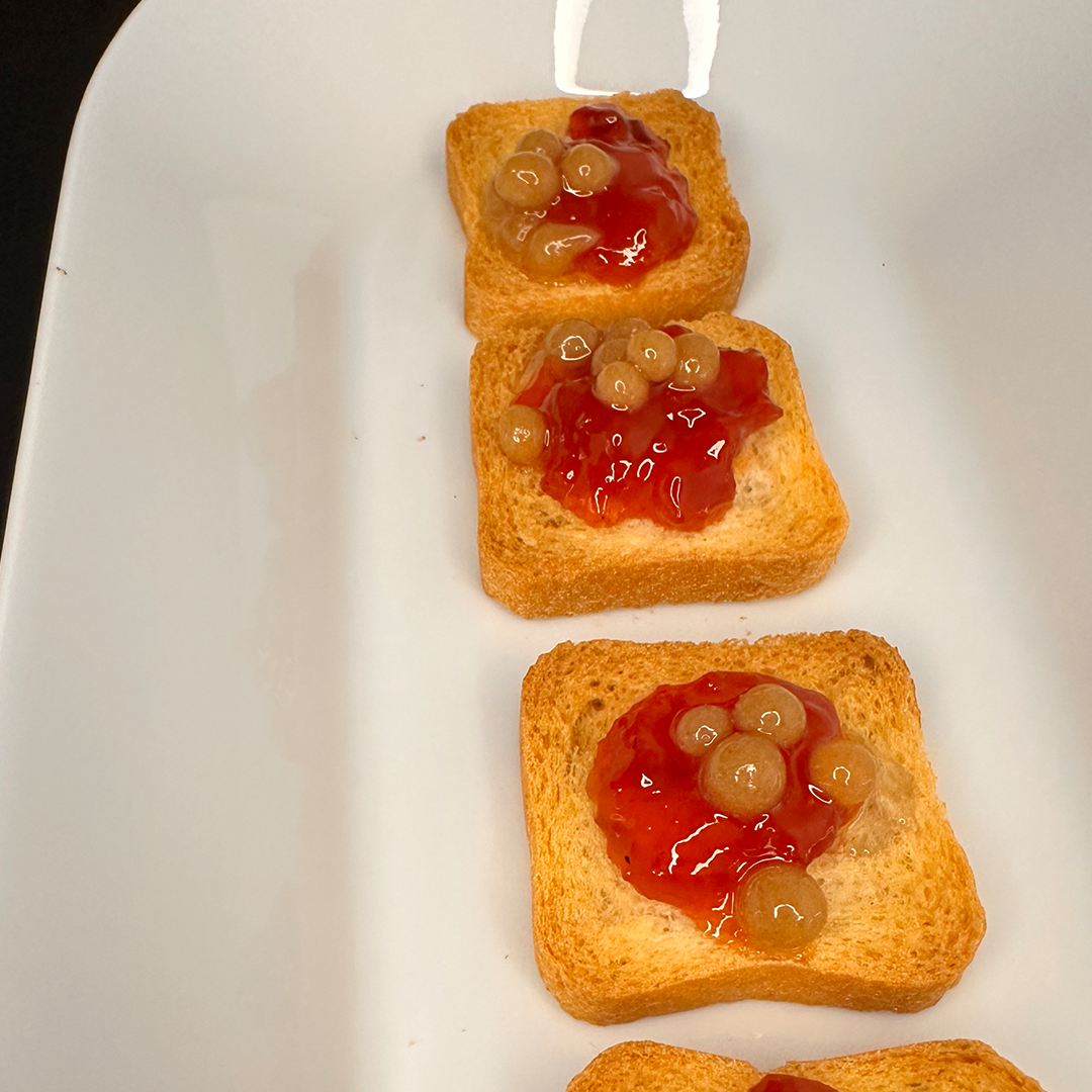 mermeldad de pimiento con perlas de jamón